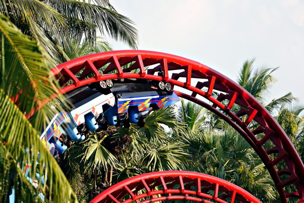 Theme Park Adventure: Roller coaster corkscrew